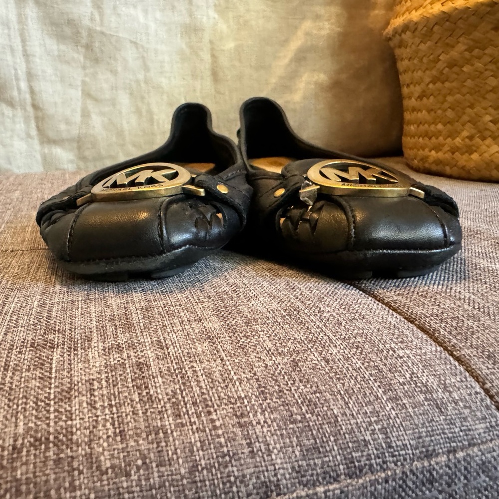 Michael Kors Flat - Picture 2 of 5